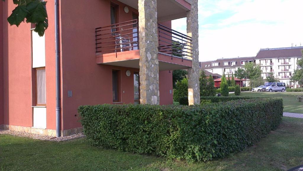 Apartman Golf Lux Buk Bilik gambar