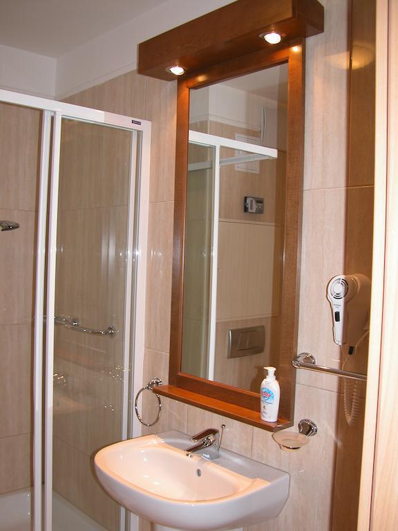 Apartman Golf Lux Buk Bilik gambar